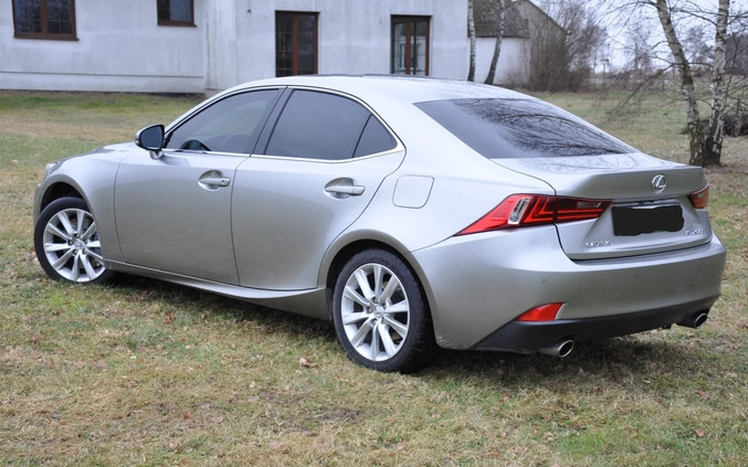 Lexus IS cena 76260 przebieg: 140000, rok produkcji 2015 z Mława małe 232